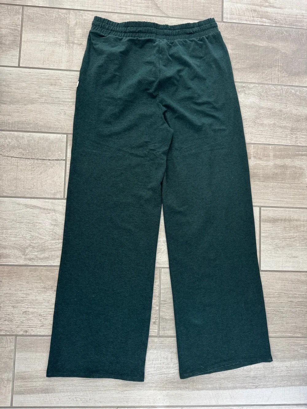 Vuori Women's Dark Green Zip-Up Hoodie & Pant Set Activewear Loungewear